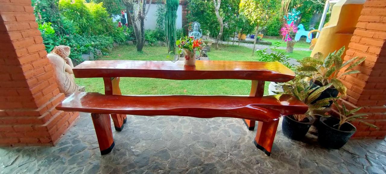 Tunjung Guest House Lovina Beach Pabean Buleleng Екстериор снимка