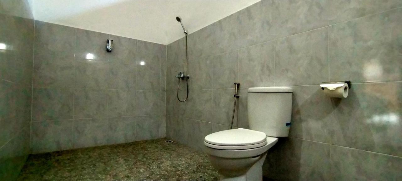Tunjung Guest House Lovina Beach Pabean Buleleng Екстериор снимка