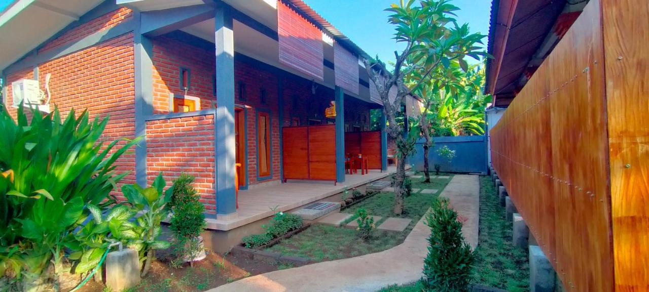 Tunjung Guest House Lovina Beach Pabean Buleleng Екстериор снимка