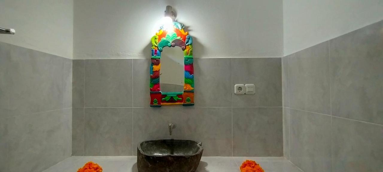 Tunjung Guest House Lovina Beach Pabean Buleleng Екстериор снимка