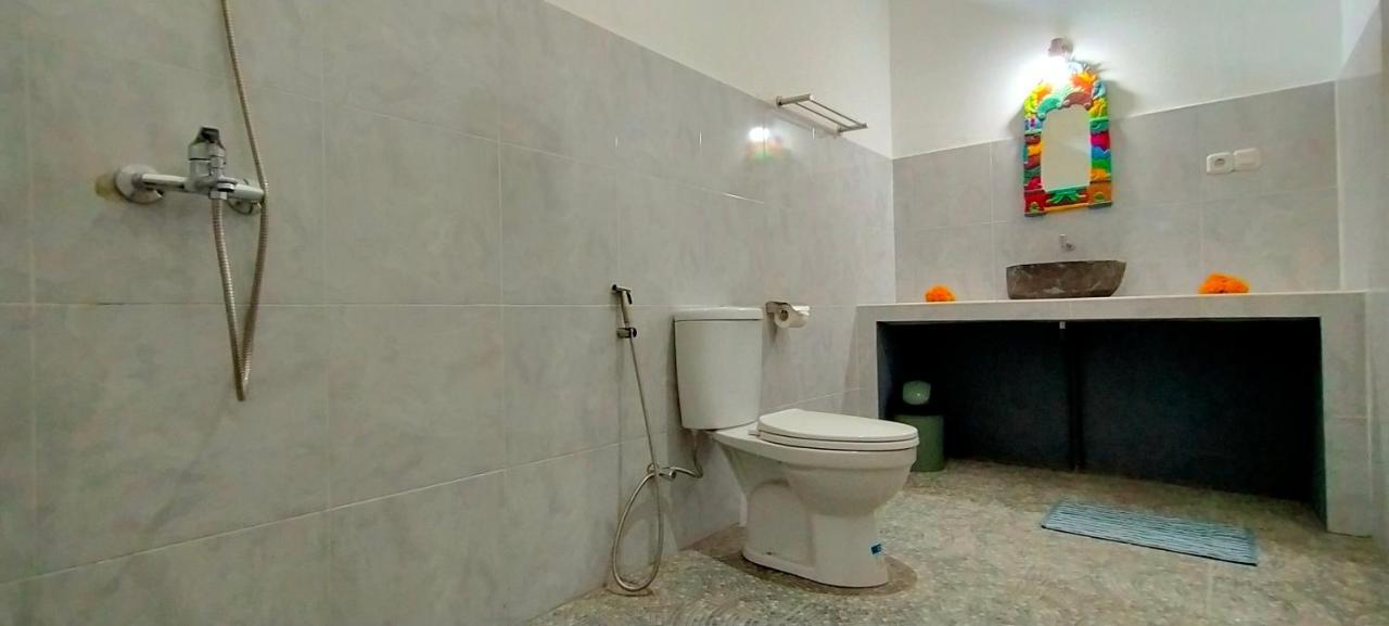 Tunjung Guest House Lovina Beach Pabean Buleleng Екстериор снимка
