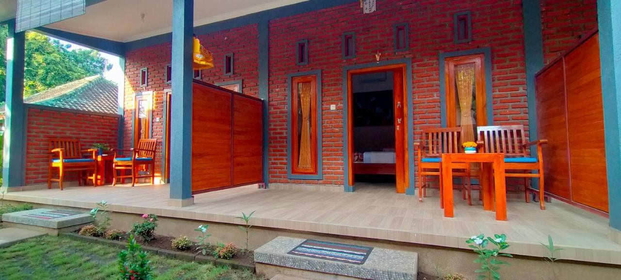 Tunjung Guest House Lovina Beach Pabean Buleleng Екстериор снимка