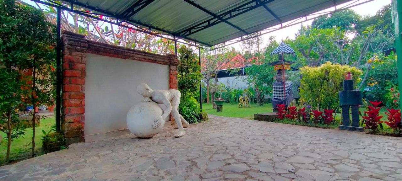 Tunjung Guest House Lovina Beach Pabean Buleleng Екстериор снимка