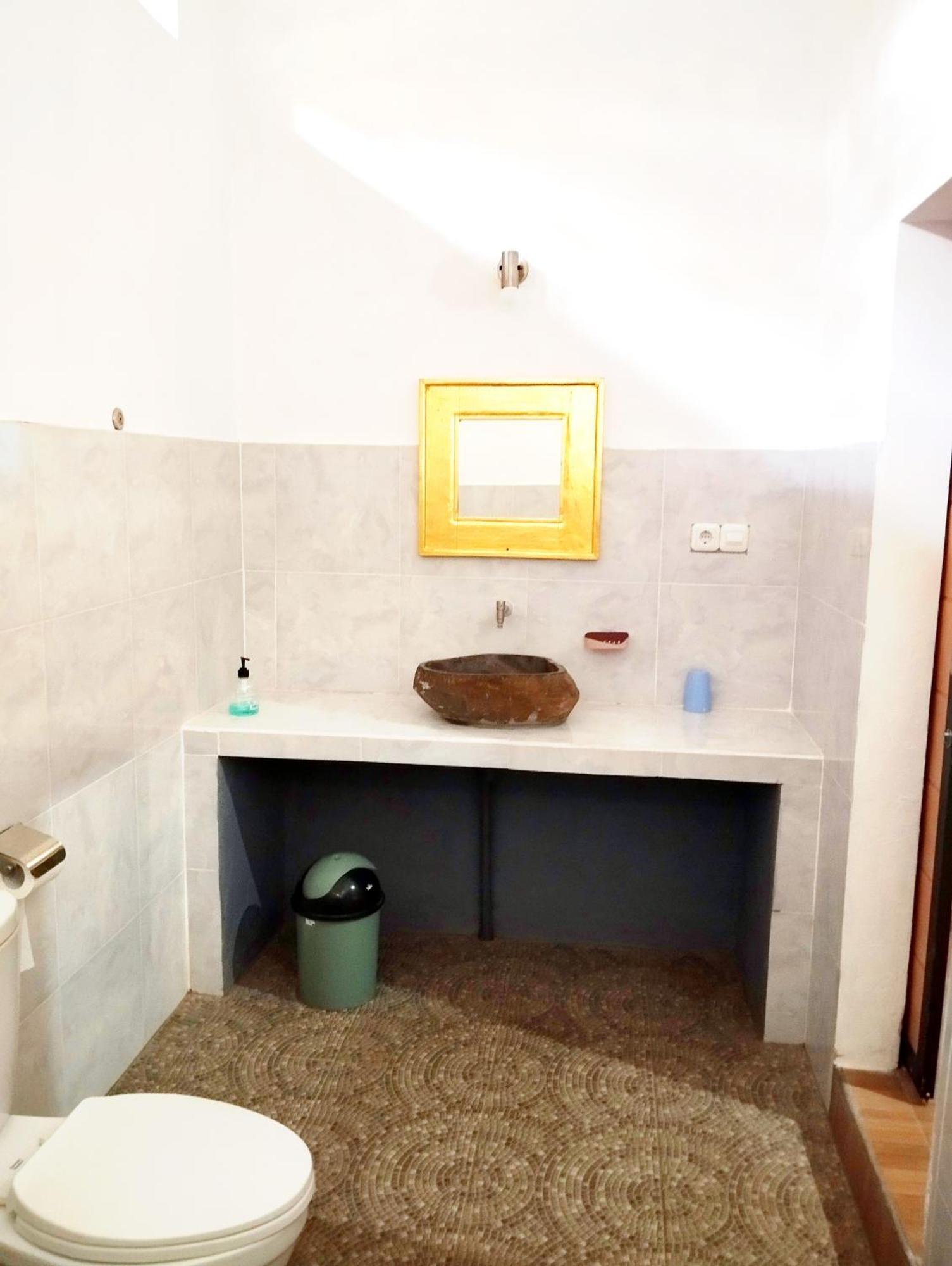 Tunjung Guest House Lovina Beach Pabean Buleleng Екстериор снимка